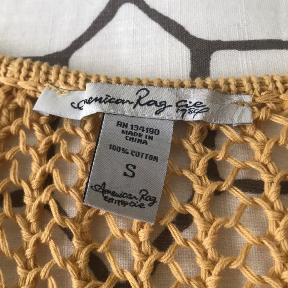 Yellow crocheted top - Picture 2 of 3